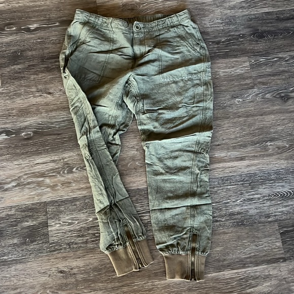 Old Navy linen Jogger Pants ((size 2)) zipper at ankle. - Picture 6 of 8